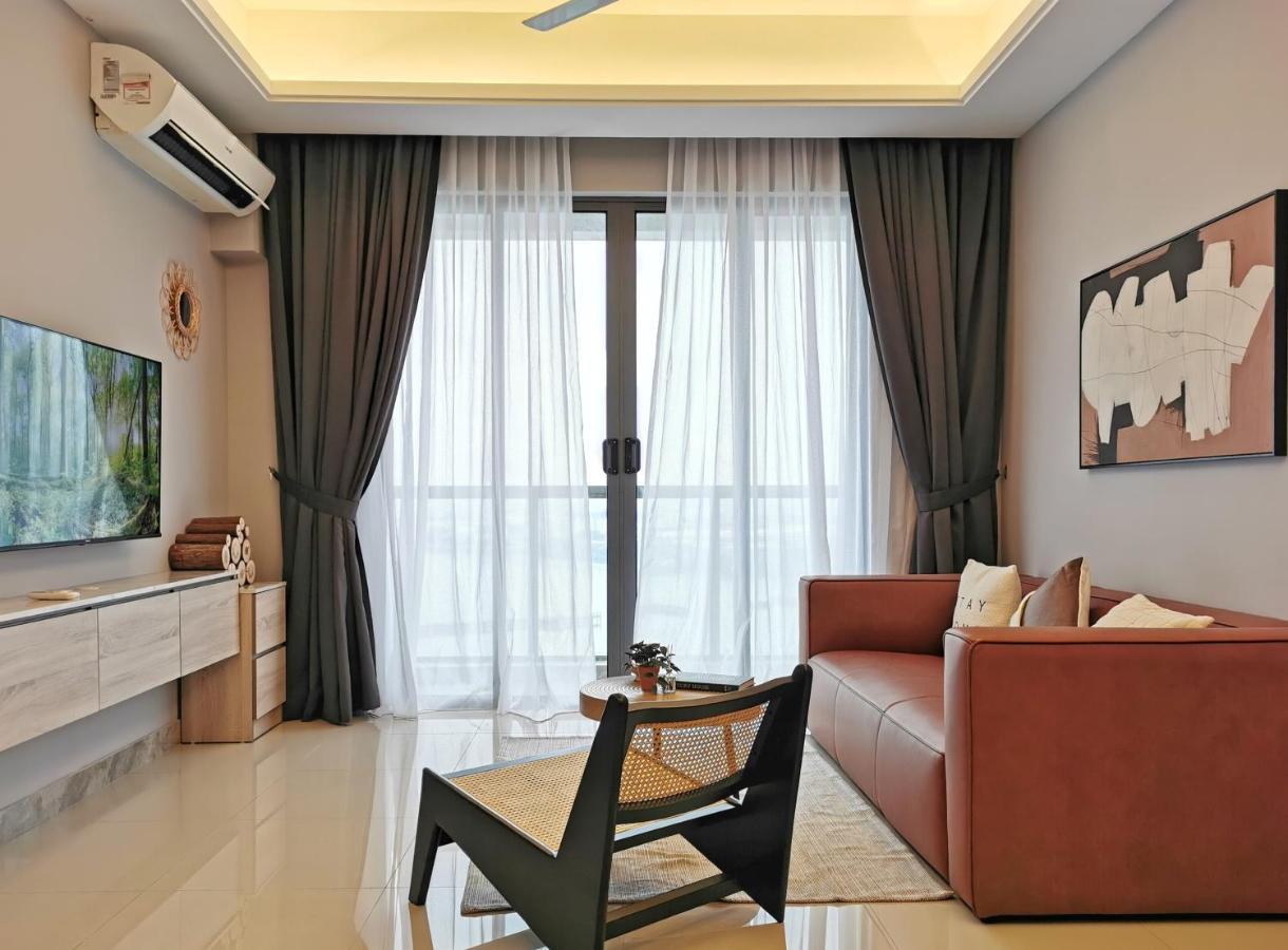 Yussy 2 Bedroom Sea View Condo At R&F Princess Cove Johor Bahru Exterior photo